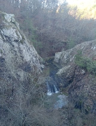 Долен водопад Пиявец