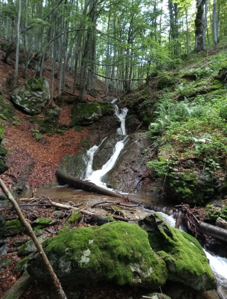 Водопад Араманското дере 2