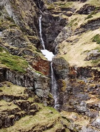 Водопад вада Ушите 3