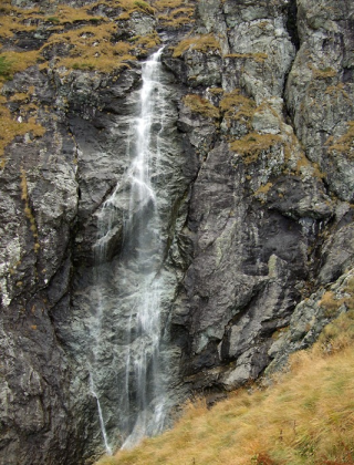 Водопад Юмрушко пръскало