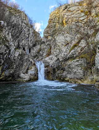 Водопад Сини вир (Медвен)