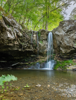Водопад Скакля вода