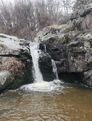 Горен водопад Алмалък дере